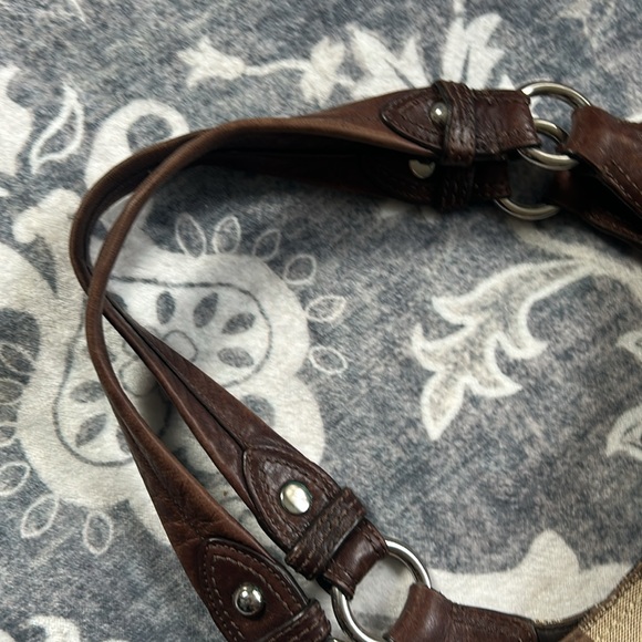 Large Coach satchel. See pics for wear on corners and straps - Picture 9 of 13